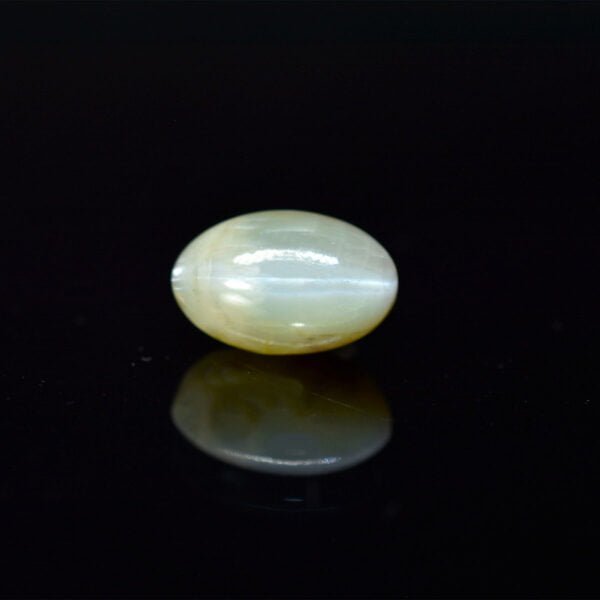 10.63 Carats Chrysoberyl Cat’s Eye ( 11.81 Ratti Lehsuniya )