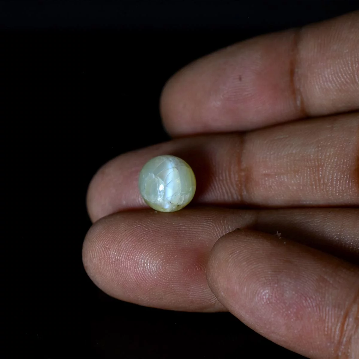 4.82 Carats Chrysoberyl Cat’s Eye ( 5.36 Ratti Lehsuniya ) - Image 4