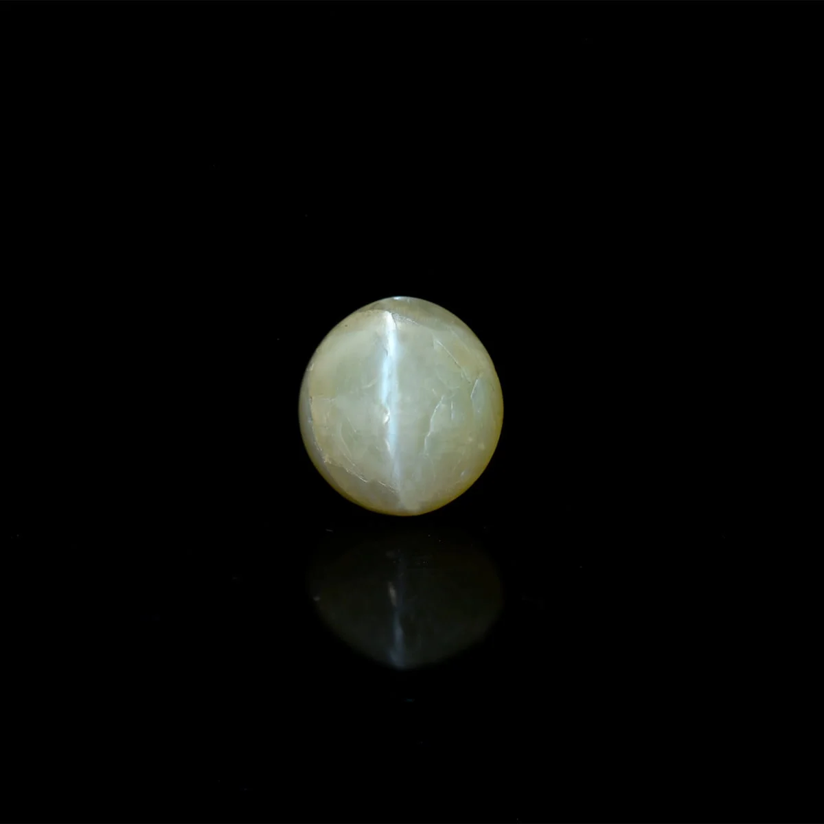 5.08 Carats Chrysoberyl Cat’s Eye ( 5.64 Ratti Lehsuniya ) - Image 1