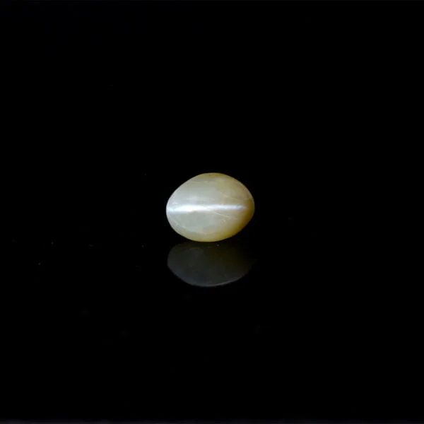 3.52 Carats Chrysoberyl Cat’s Eye ( 3.91 Ratti Lehsuniya )