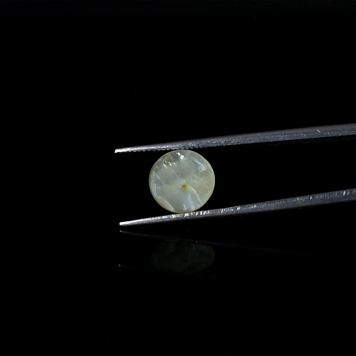 3.29 Carats Chrysoberyl Cat’s Eye ( 3.66 Ratti Lehsuniya ) - Image 3