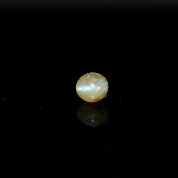 4.28 Carats Chrysoberyl Cat’s Eye ( 4.76 Ratti Lehsuniya )