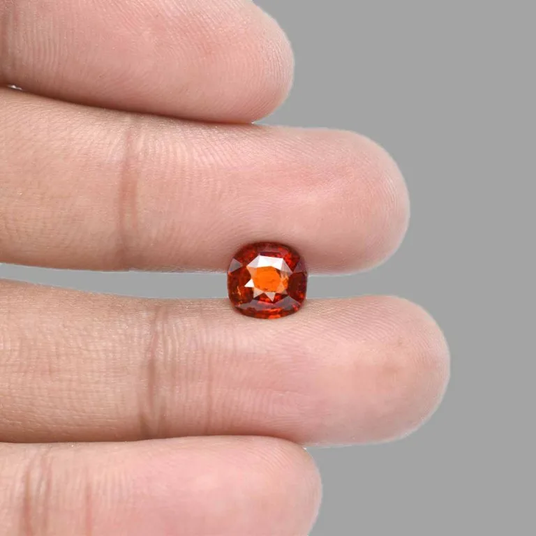 3 Carats Hessonite Garnet ( 3.33 Ratti Gomed ) - Image 5