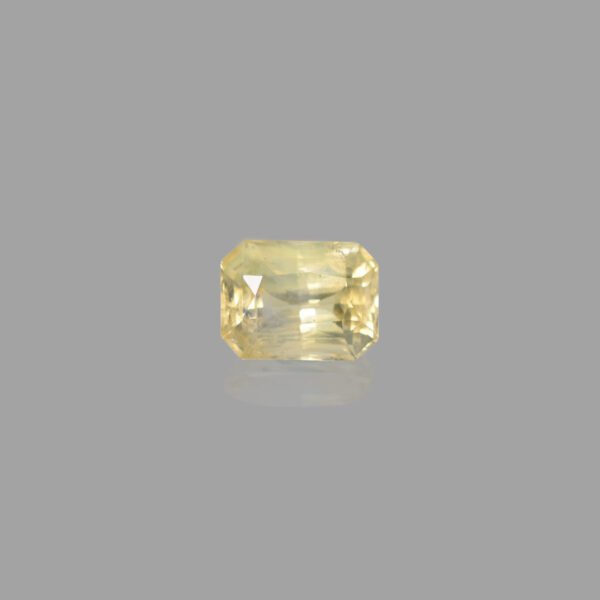 7.7 Carats Yellow Sapphire ( 8.56 Ratti Pukhraj )