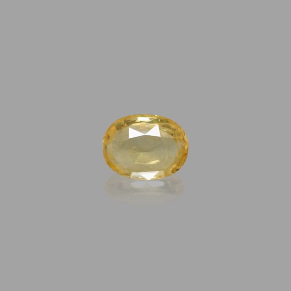 4.66 Carats Yellow Sapphire ( 5.18 Ratti Pukhraj )