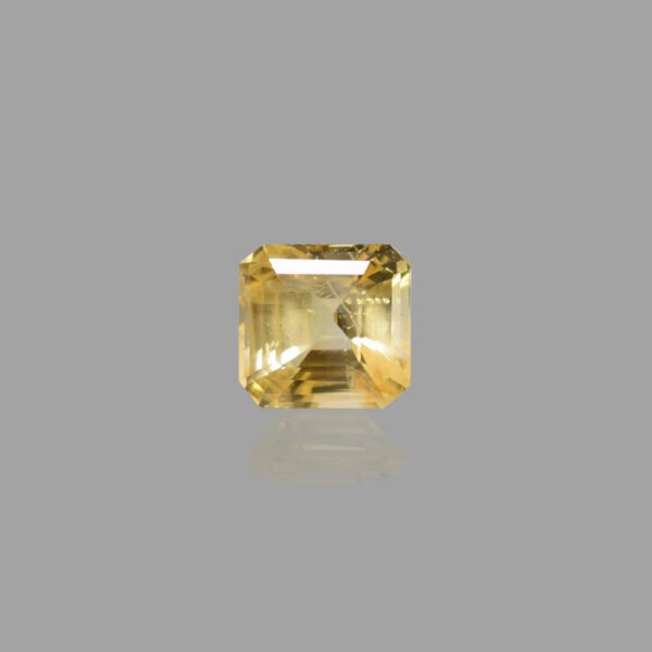 5.86 Carats Yellow Sapphire ( 6.51 Ratti Pukhraj )