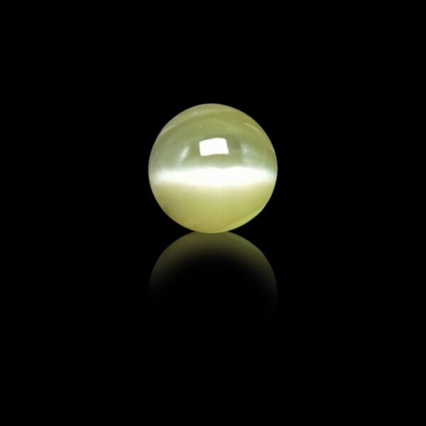 5.85 Carats Chrysoberyl Cat’s Eye ( 6.5 Ratti Lehsuniya )