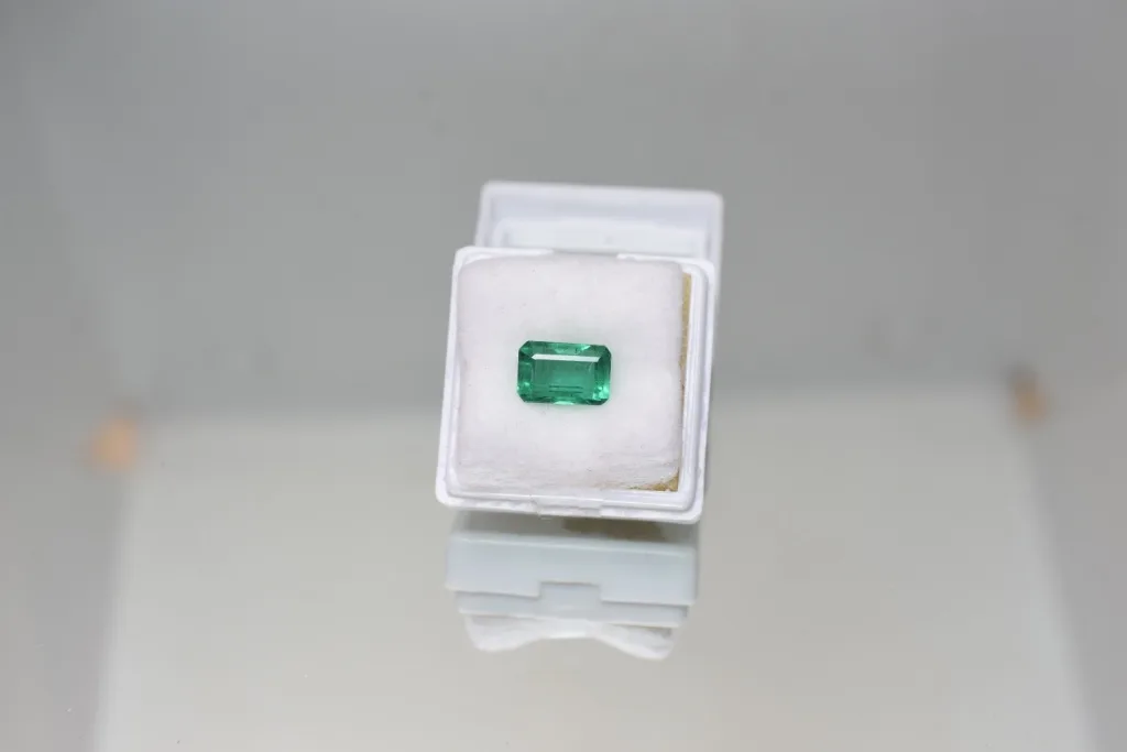 3.04 Carats Emerald ( 3.34 Ratti Panna ) - Image 6