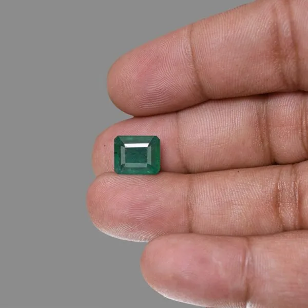 5.54 Carats Emerald ( 6.09 Ratti Panna )