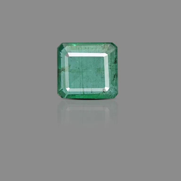 3.86 Carats Emerald ( 4.28 Ratti Panna ) - Image 1
