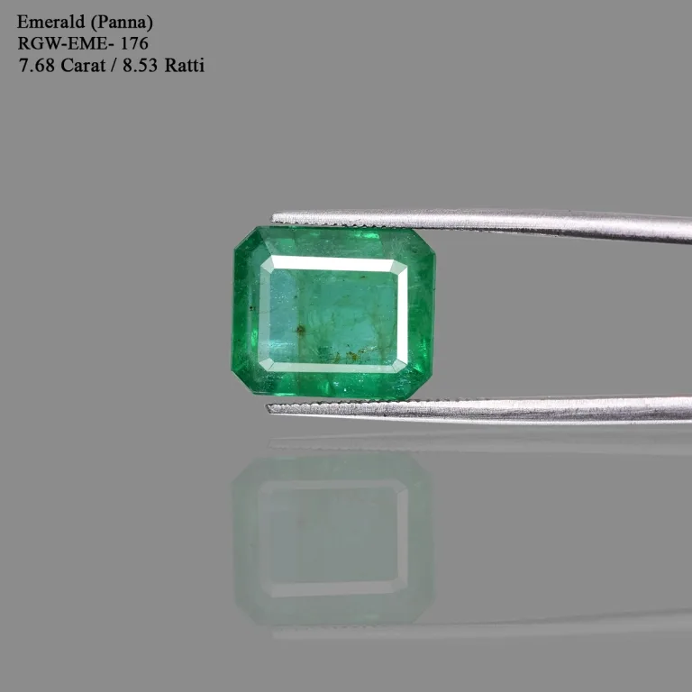 7.68 Carats Emerald ( 8.53 Ratti Panna ) 2
