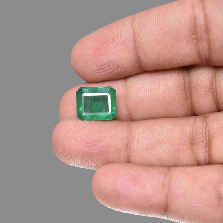7.68 Carats Emerald ( 8.53 Ratti Panna ) 5