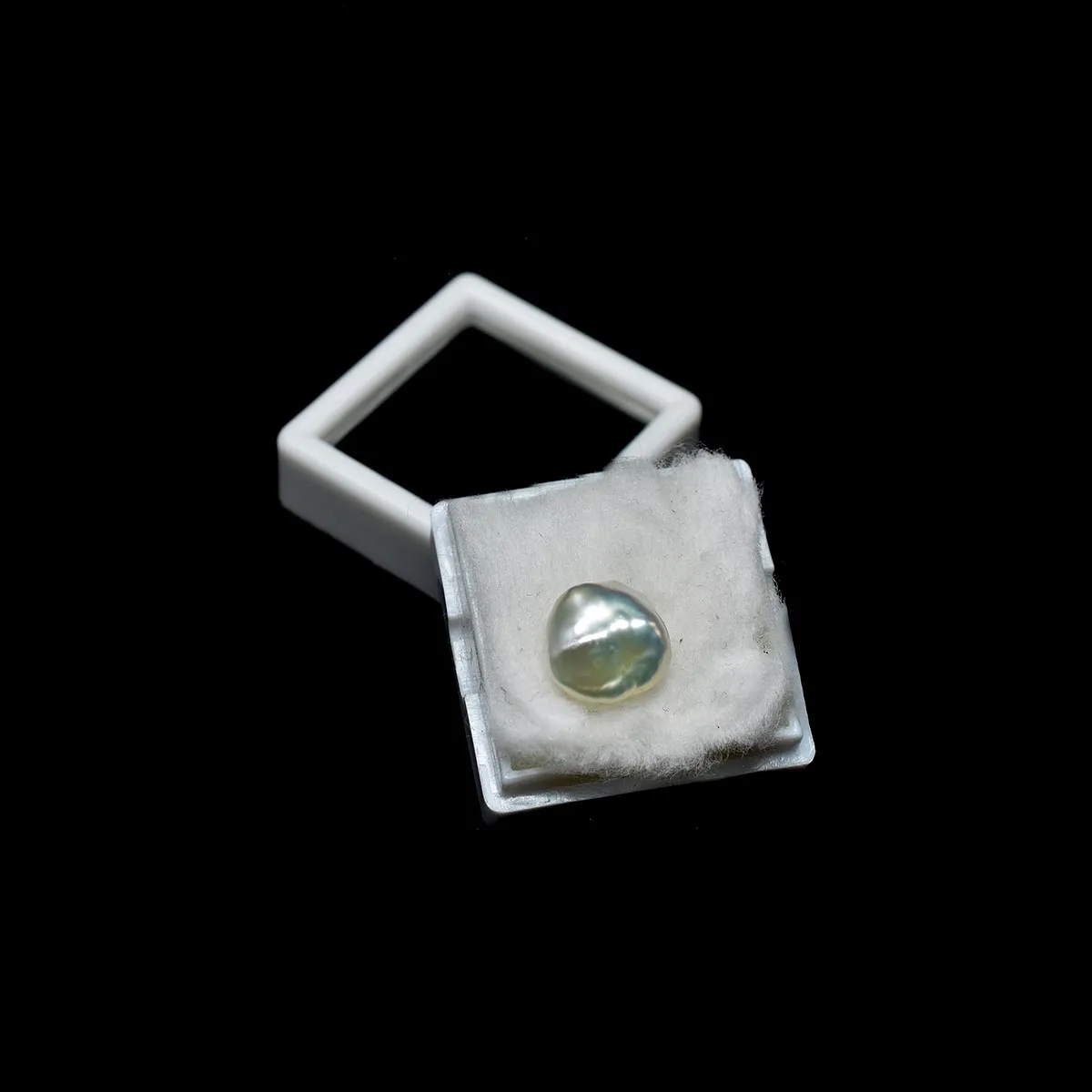 4.64 Carats Keshi Pearl ( 5.16 Ratti Moti ) 6
