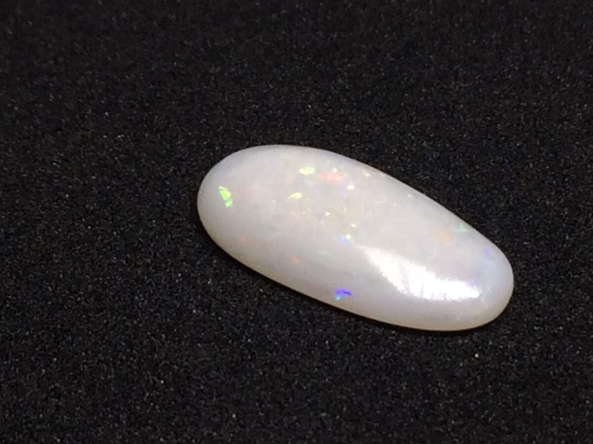 4.56 Carats Opal ( 5.07 Ratti Dudhiya Patthar ) 4