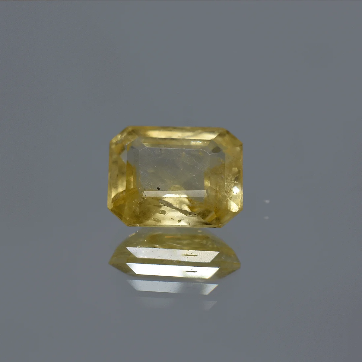 6.44 Carats Yellow Saphhire ( 7.15 Ratti Pukhraj ) - Image 2