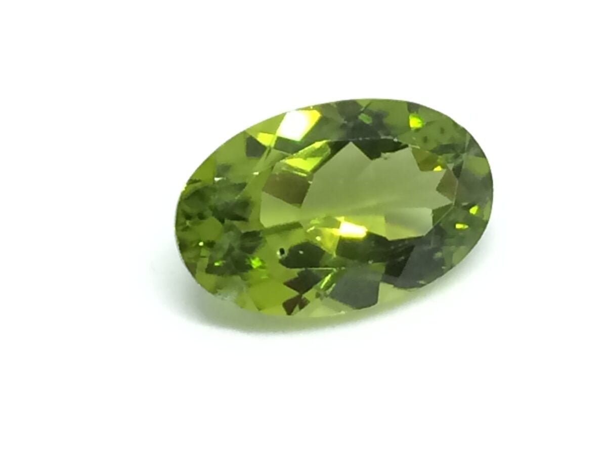 4.94 Carats Peridot ( 5.49 Ratti Peridot ) - Image 2