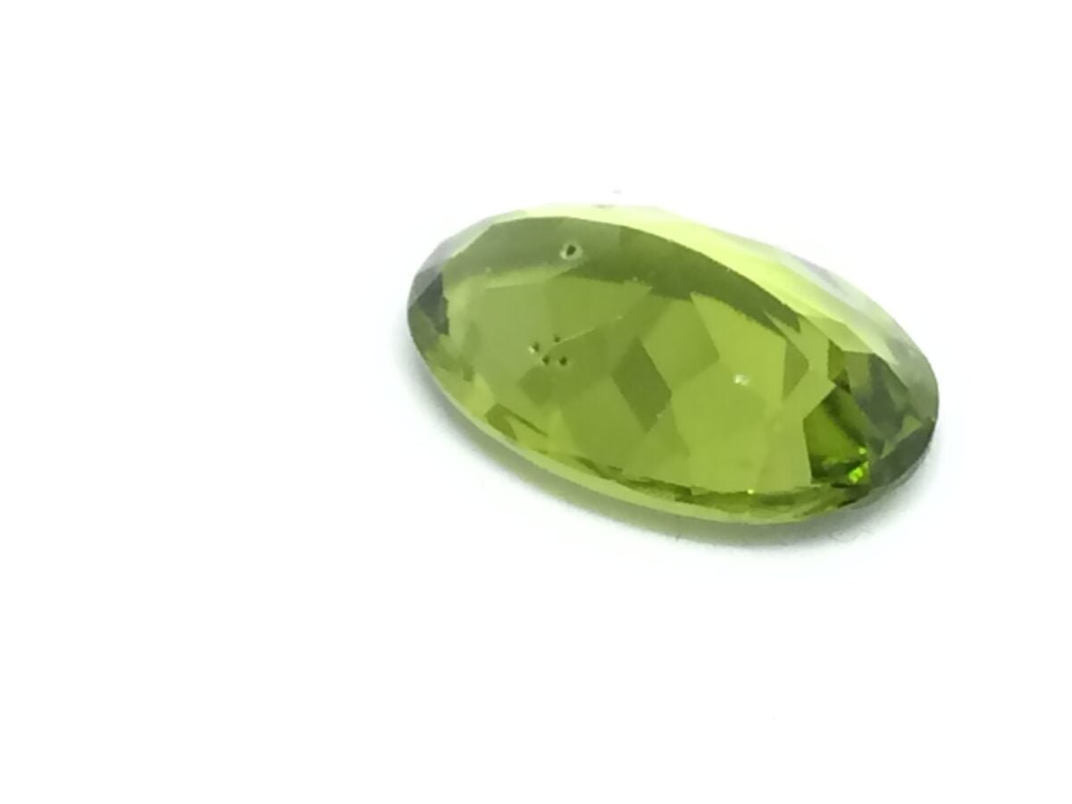 4.94 Carats Peridot ( 5.49 Ratti Peridot ) - Image 3