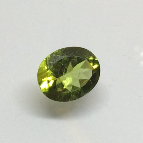 4.06 Carats Peridot ( 4.51 Ratti Peridot )