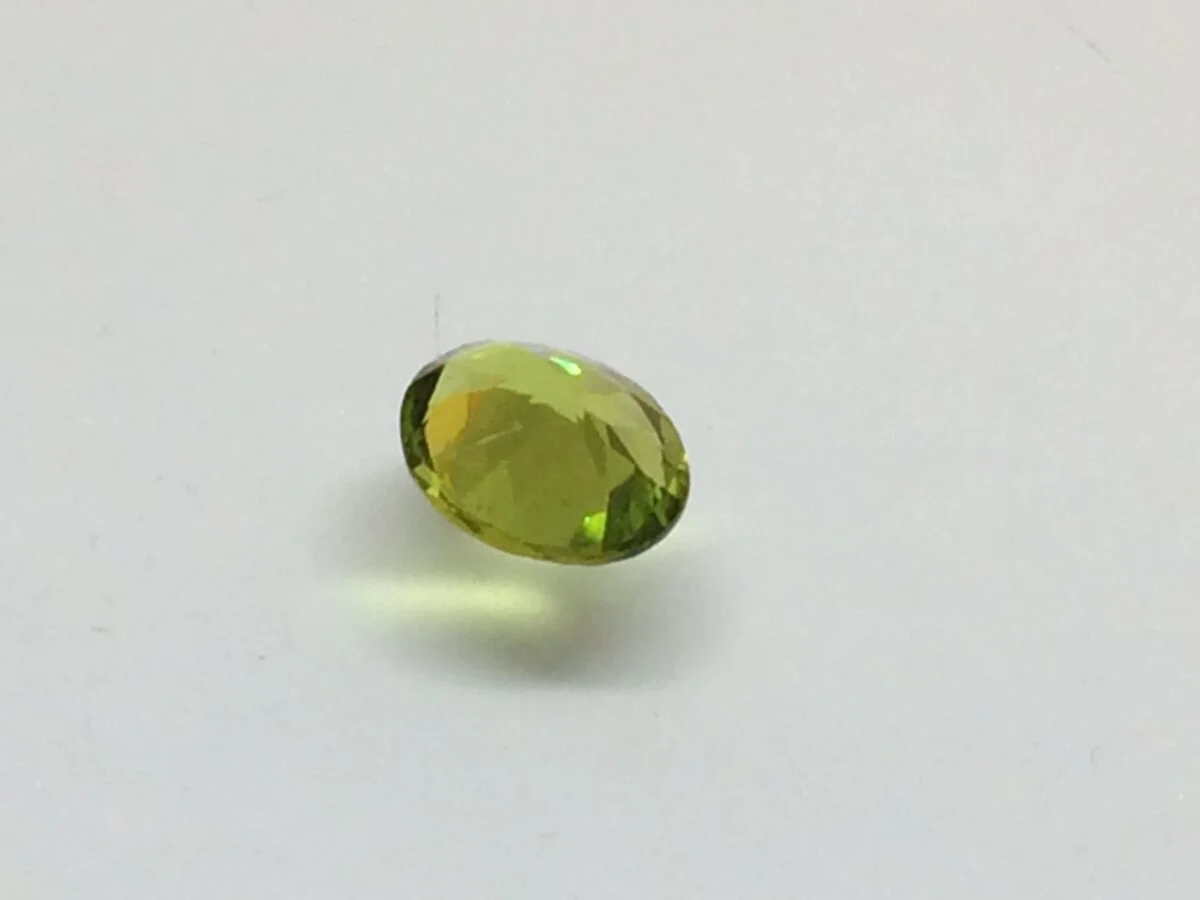 4.01 Carats Peridot ( 4.46 Ratti Peridot ) 1