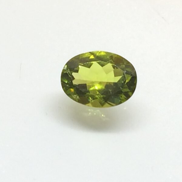 5.07 Carats Peridot ( 5.63 Ratti Peridot )