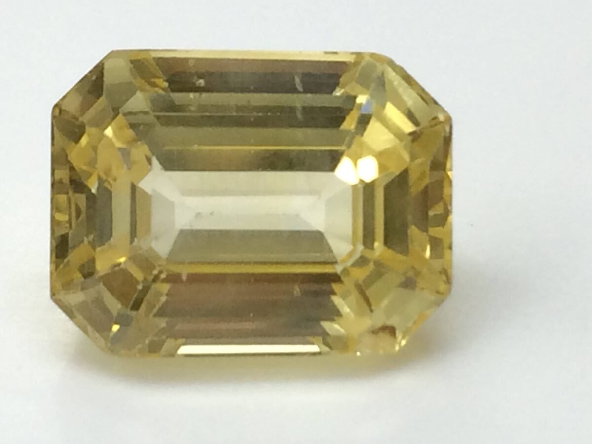 8.15 Carats Yellow Sapphire ( 9.05 Ratti Pukhraj ) - Image 3