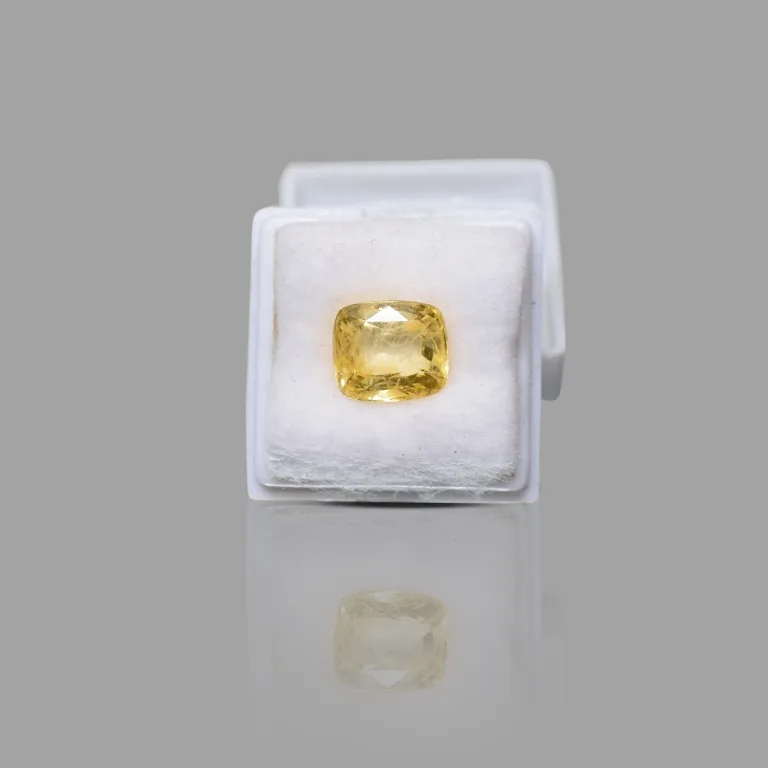 8.24 Carats Yellow Sapphire ( 9.16 Ratti Pukhraj )
