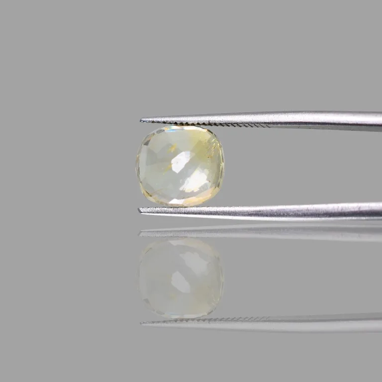 4.89 Carats Yellow Sapphire ( 5.43 Ratti Pukhraj ) - Image 3