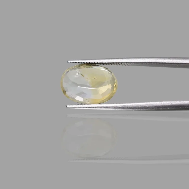 5.85 Carats Yellow Sapphire ( 6.5 Ratti Pukhraj ) - Image 3