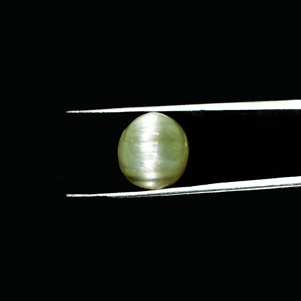 8.79 Carats Prehnite Cat's Eye ( 9.77 Ratti Lehsunia ) - Image 2
