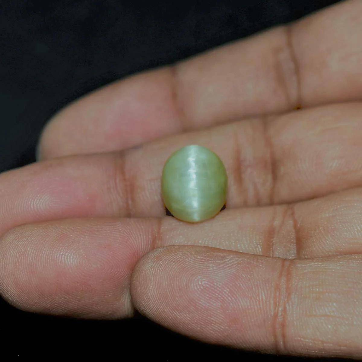 9.02 Carats Prehnite Cat's Eye ( 10.02 Ratti Lehsunia ) - Image 4