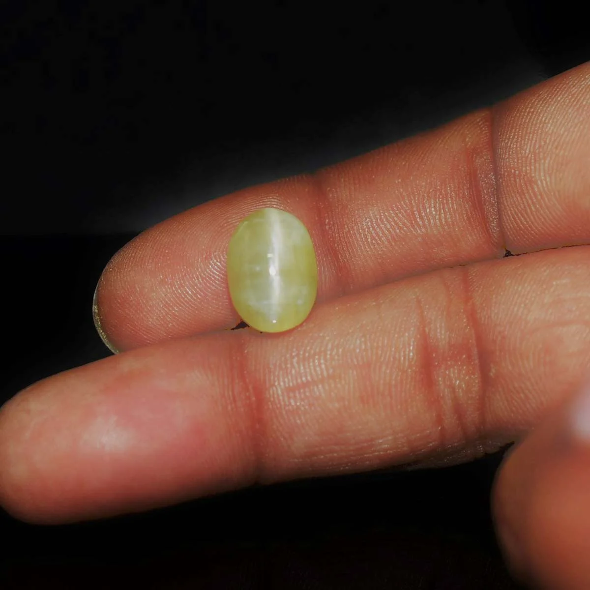 6.61 Carats Prehnite Cat's Eye ( 7.34 Ratti Lehsunia ) - Image 4