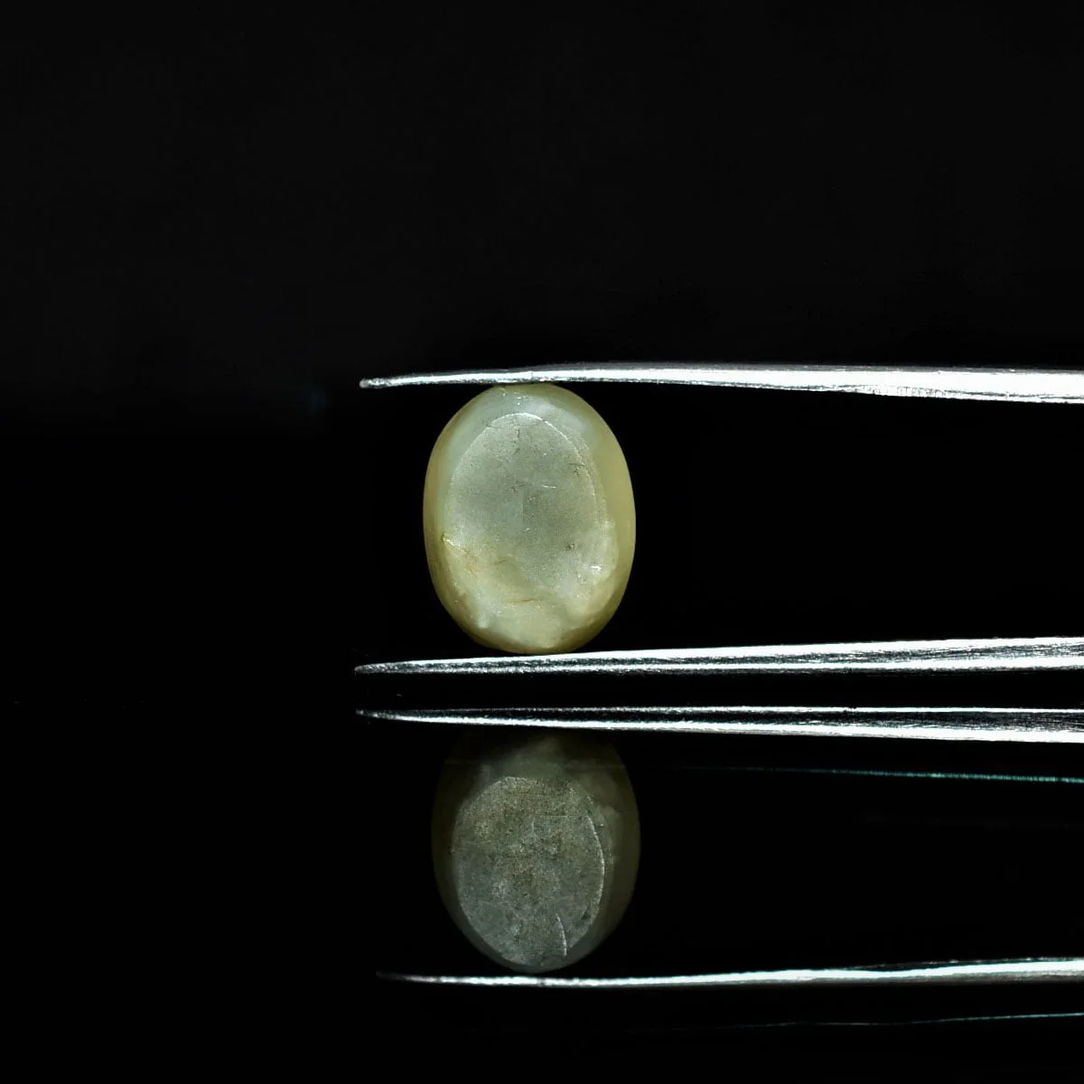 7 Carats Prehnite Cat's Eye ( 7.78 Ratti Lehsunia ) - Image 3