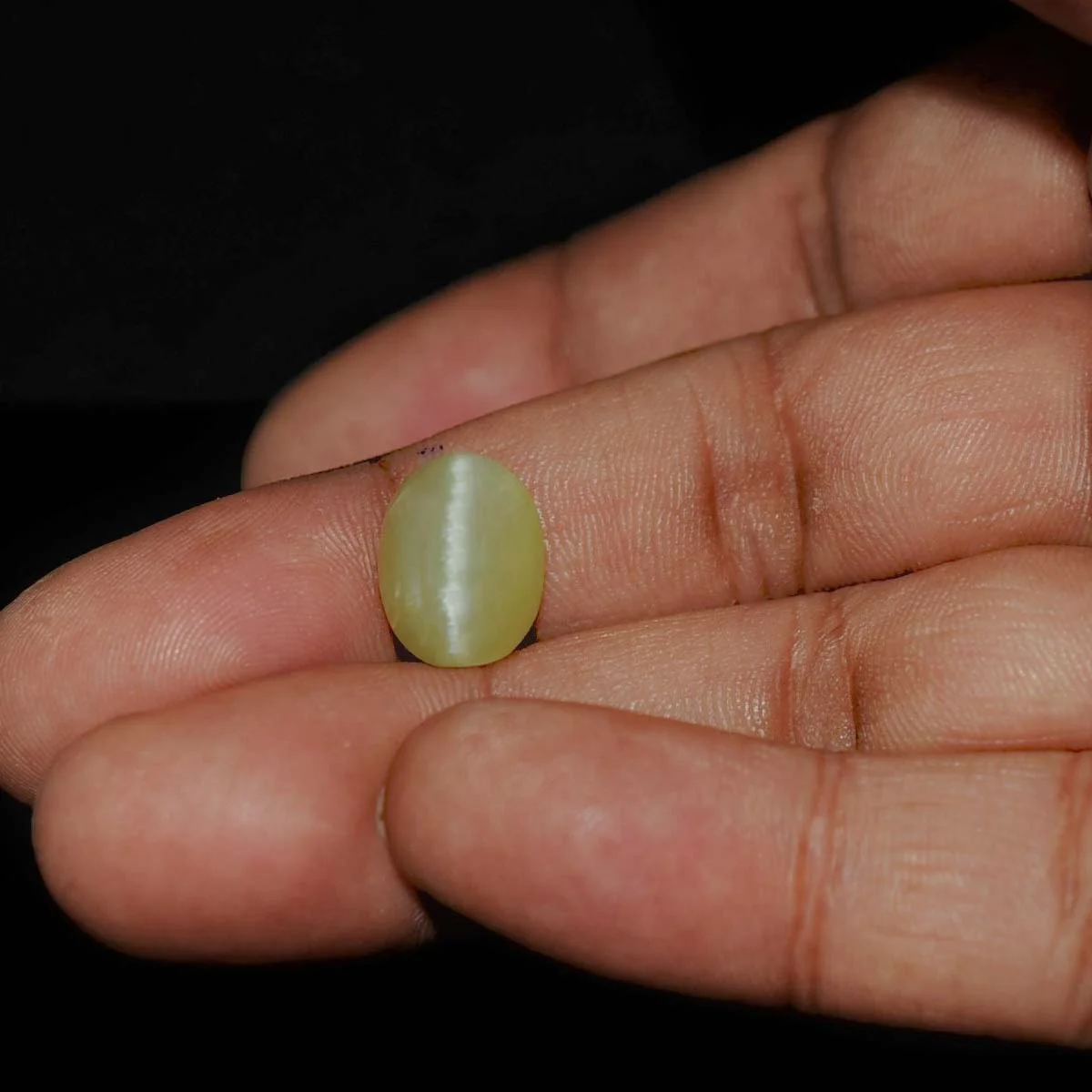 7 Carats Prehnite Cat's Eye ( 7.78 Ratti Lehsunia ) - Image 5