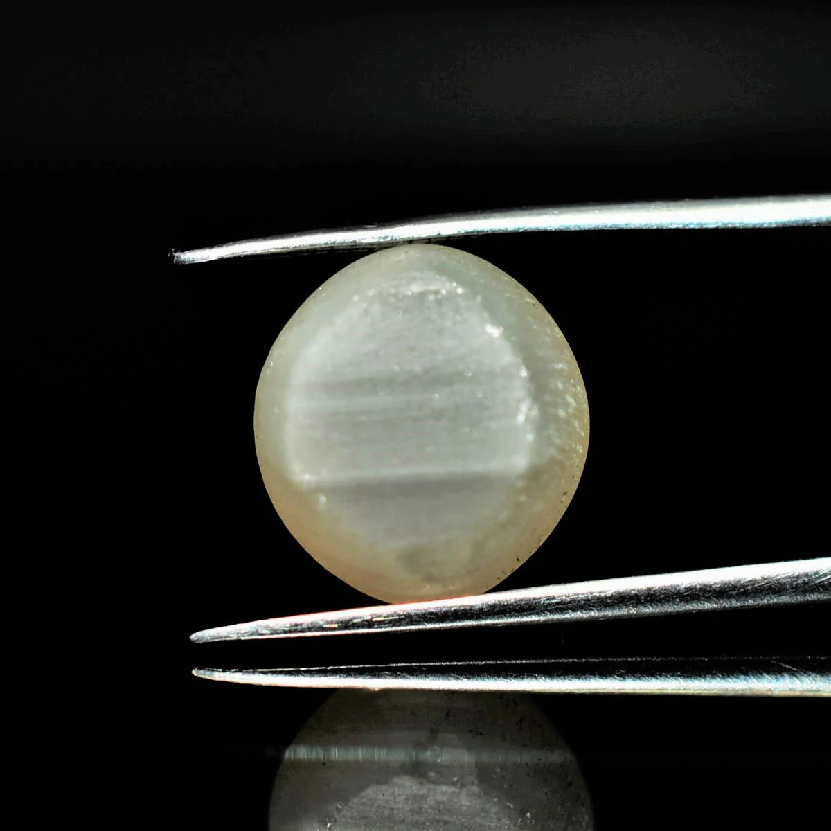 7.65 Carats Quartz Cats Eye ( 8.5 Ratti Lehsunia ) - Image 3