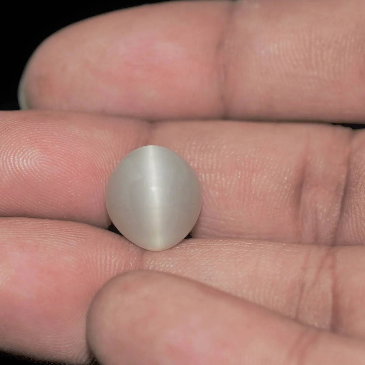 7.65 Carats Quartz Cats Eye ( 8.5 Ratti Lehsunia ) - Image 4