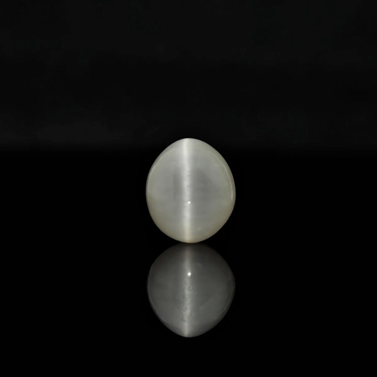 7.32 Carats Quartz Cats Eye ( 8.13 Ratti Lehsunia ) - Image 1