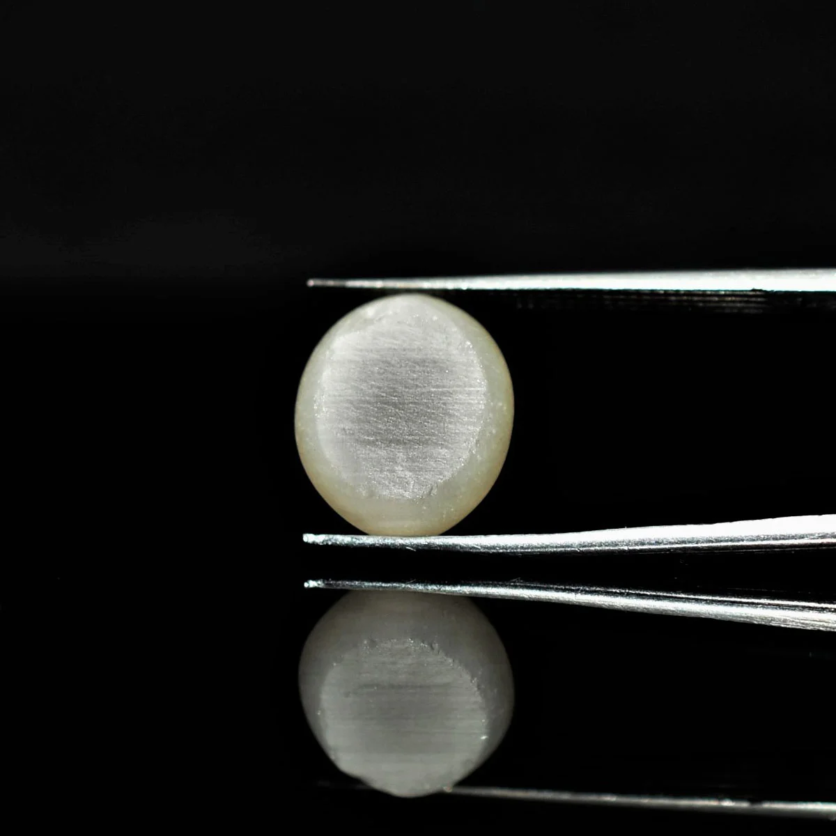 7.32 Carats Quartz Cats Eye ( 8.13 Ratti Lehsunia ) - Image 3