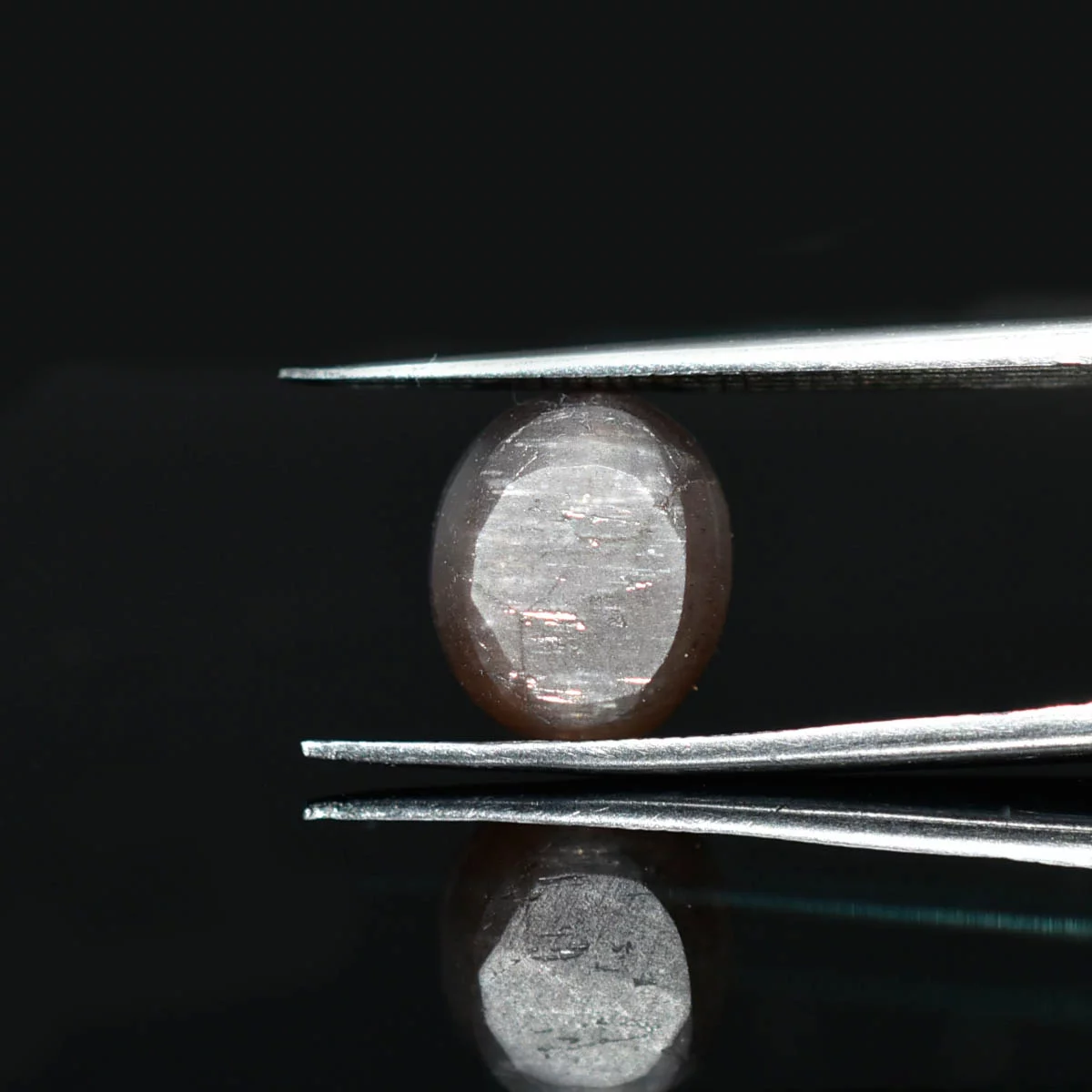 6.89 Carats Scapolite Cat's Eye ( 7.65 Ratti Lehsunia ) - Image 3