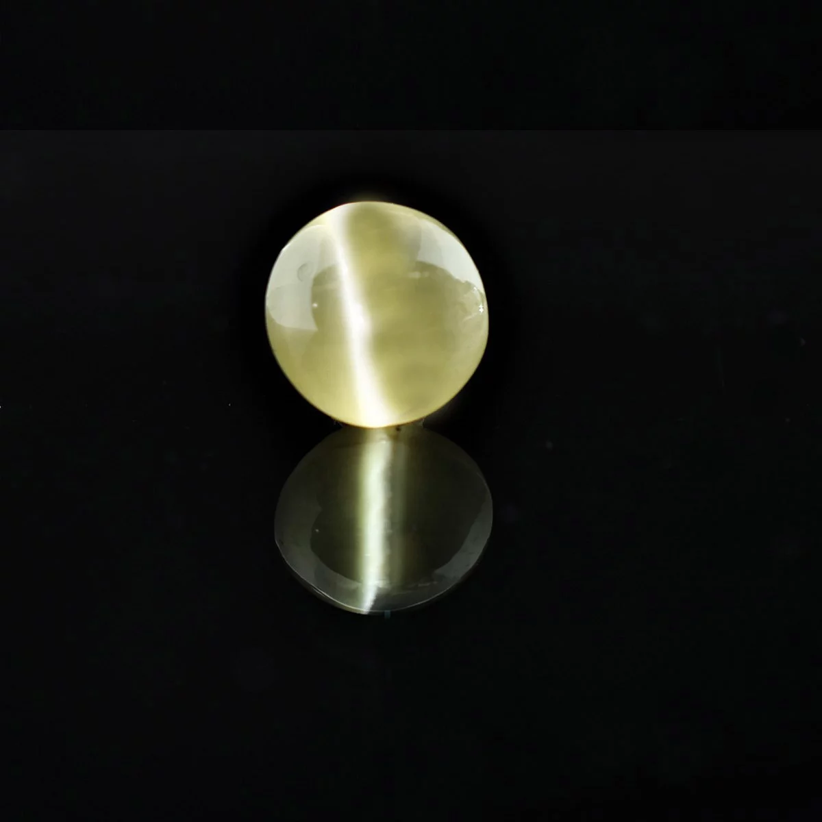 6.1 Carats Sillimanite Cat's Eye ( 6.78 Ratti Lehsunia ) - Image 1