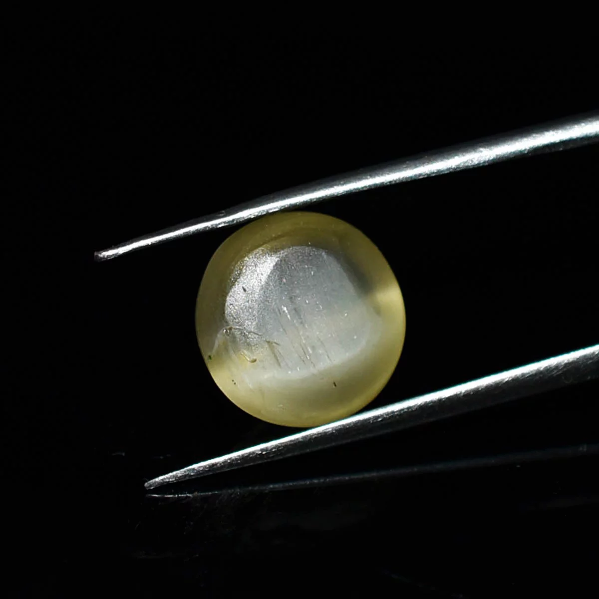 6.1 Carats Sillimanite Cat's Eye ( 6.78 Ratti Lehsunia ) - Image 4