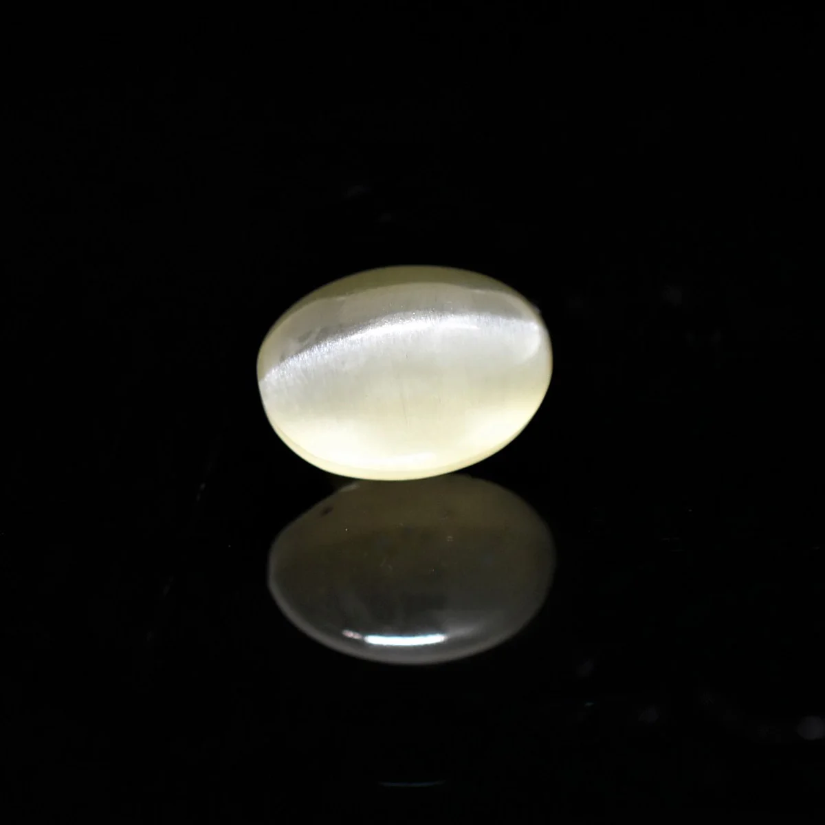8.81 Carats Sillimanite Cat's Eye ( 9.79 Ratti Lehsunia ) - Image 2