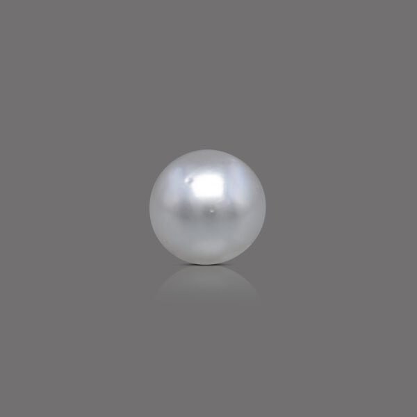 9.43 carats South Sea Pearl ( 10.48 ratti Moti )