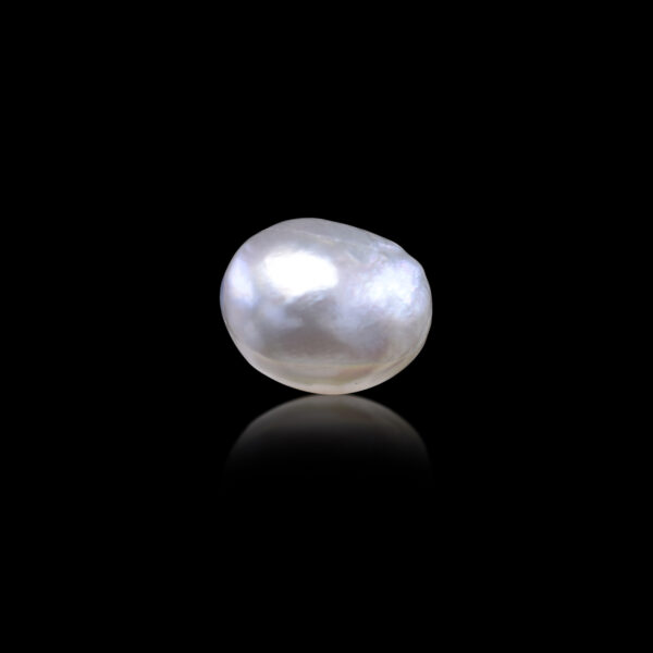 6.18 carats Basra Pearl ( 6.87 ratti Moti )