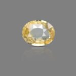 3.88 carats Yellow Sapphire ( 4.31 ratti Pukhraj )
