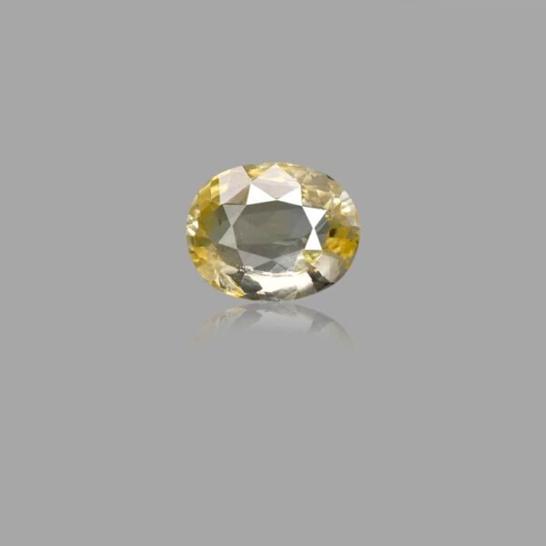 2.72 Carats Yellow Sapphire ( 3.02 Ratti Pukhraj )