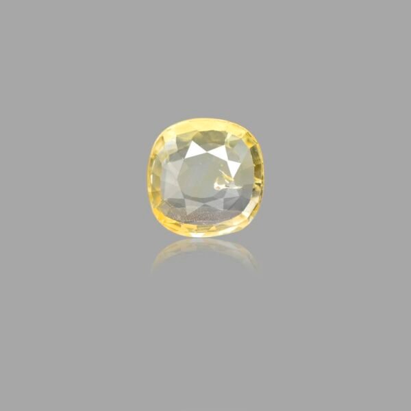 5.77 Carats Yellow Sapphire ( 6.41 Ratti Pukhraj )