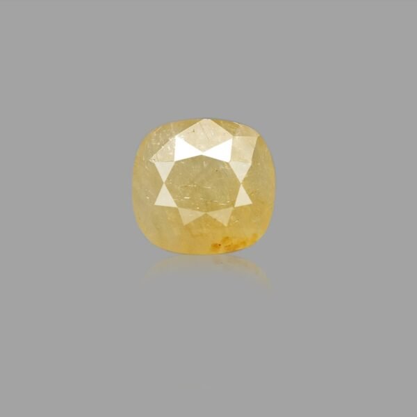 7.55 Carats Yellow Sapphire ( 8.39 Ratti Pukhraj )
