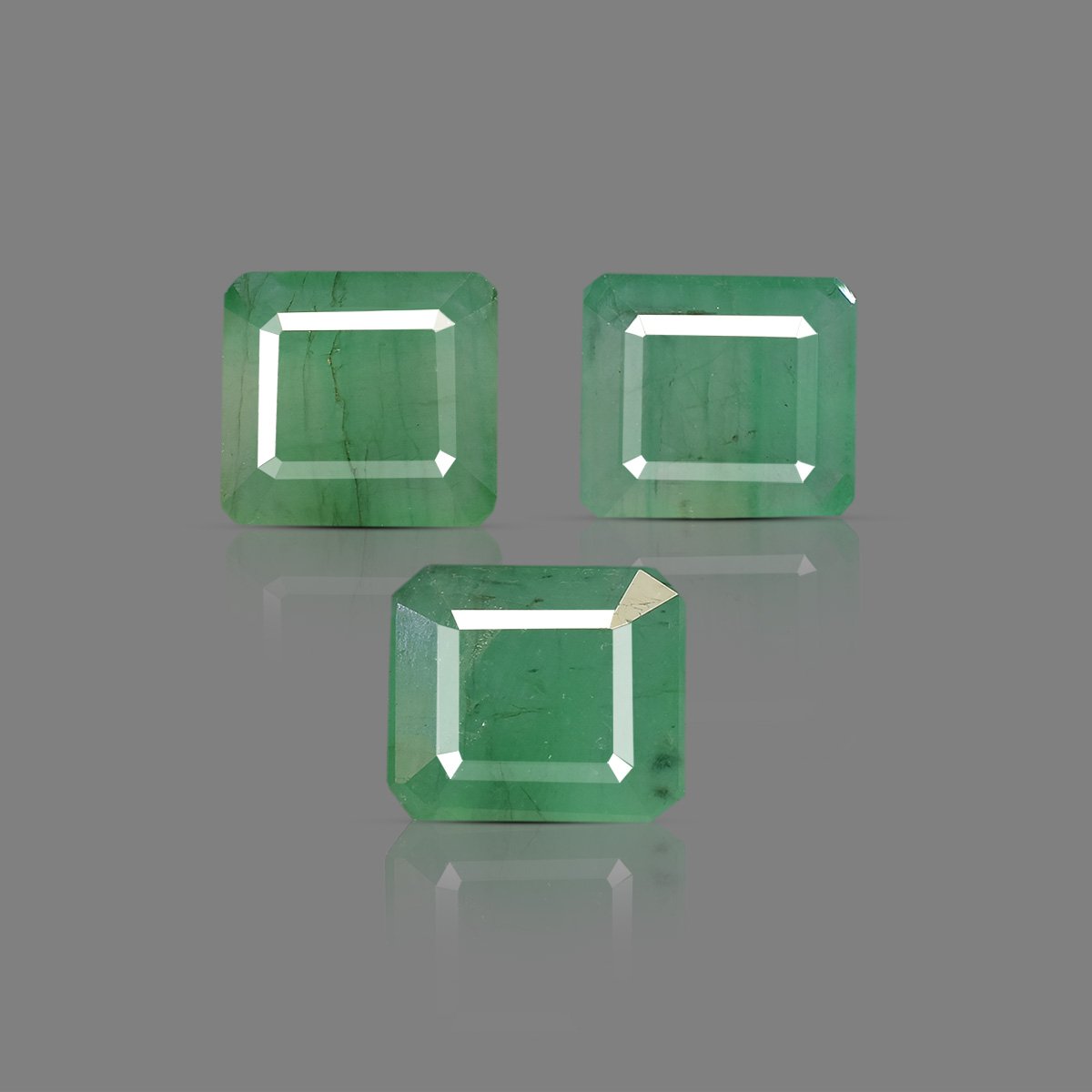 d0526-rg-3pcs-braz-em-390-1 16.71 Carats Emerald ( 18.57 Ratti Panna ) - Image 1