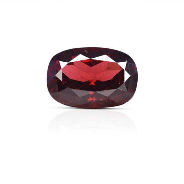 4.06 carats Red Garnet ( 4.51 ratti Tamda )