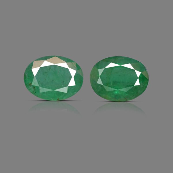 7.68 Carats Emerald  ( 8.53 Ratti Panna )